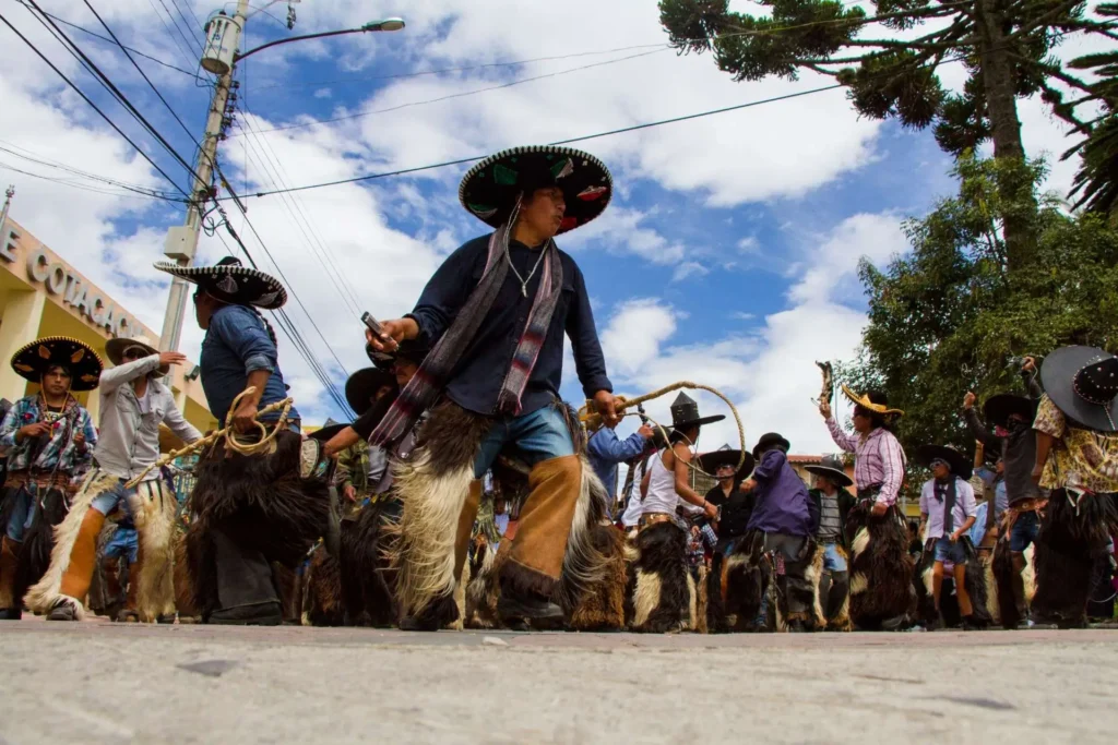 INTI-RAYMI-TOMA-DE-LA-PLAZA-EN-COTACACHI-IMBABURA-2