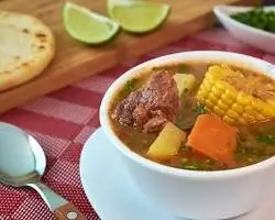 platos-típicos-ecuador-sancocho